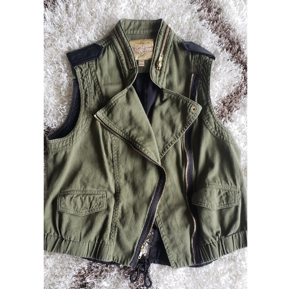 Princess by Vera Wang Green Vest - Picture 1 of 6